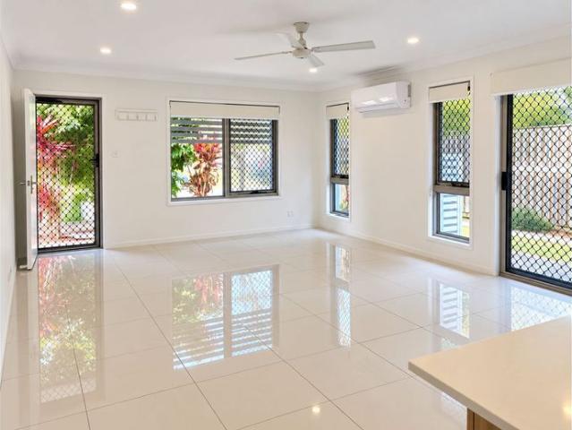 Modern 3 Bedroom Townhouse in Prime location!