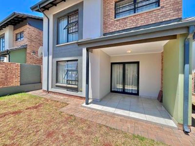 modern 3 bedroom townhouse in secure.