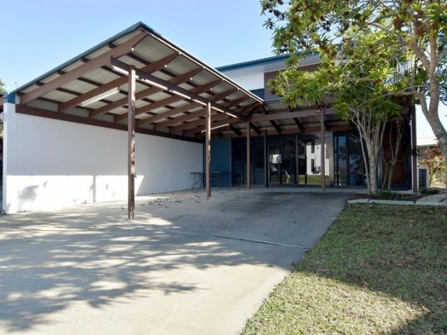 MODERN 3 BEDROOM TOWNHOUSE IN SECURE GATED COMPLEX