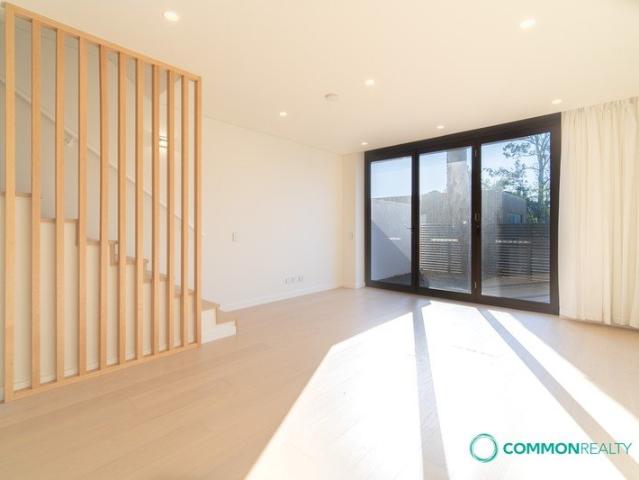 Modern 3 Bedroom Townhouse Living at Greenview