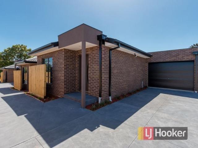 MODERN 3 BEDROOM UNIT!