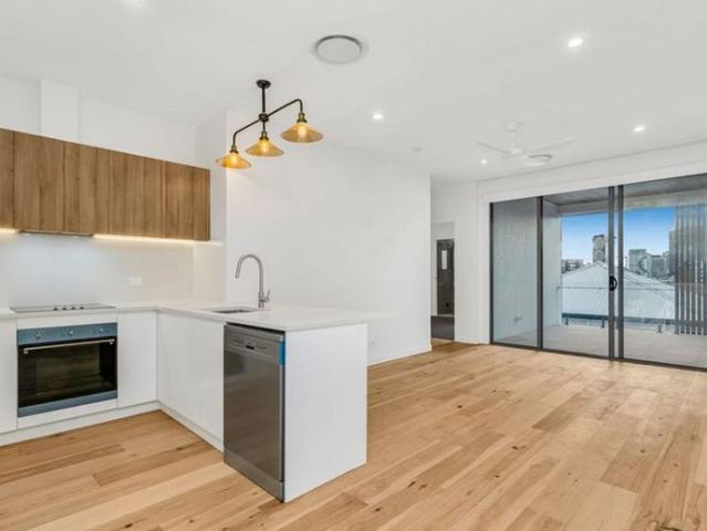 Modern 3 Bedroom Unit