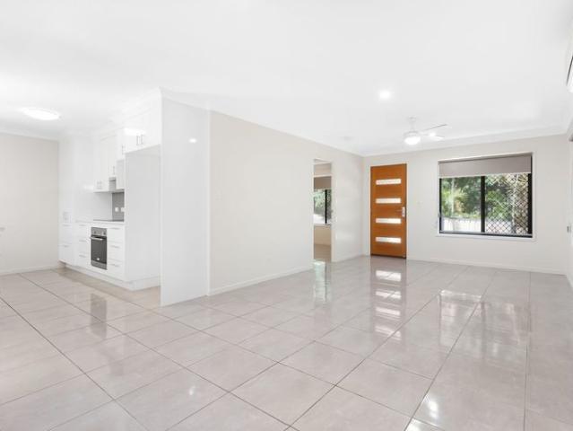 MODERN 3 BEDROOM UNIT CLOSE TO TOWN!