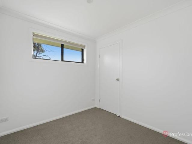MODERN 3 BEDROOM UNIT IN CONVENIENT LOCATION