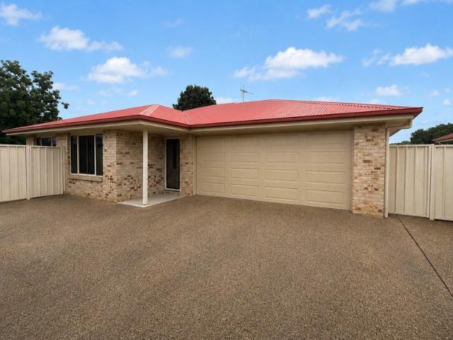 Modern 3 Bedroom Unit in Sought After Svensson Heights