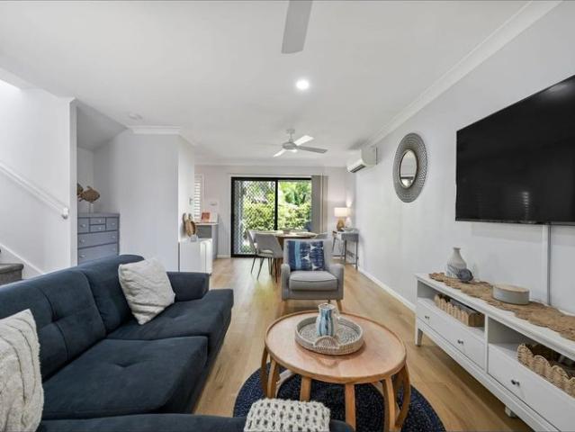 Modern 3 Bedroom Unit in Prime Belgian Gardens Location!