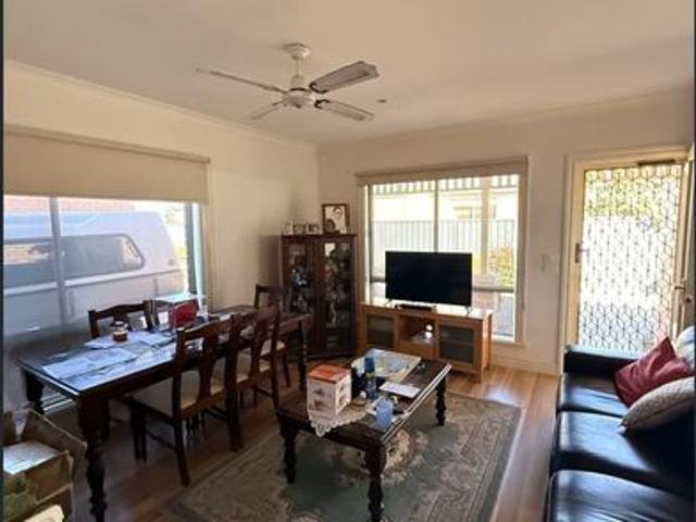Modern 3 Bedroom Unit Offering Comfort & Low Maintenance Living