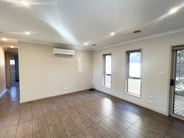 Modern 3 Bedroom Unit with Study