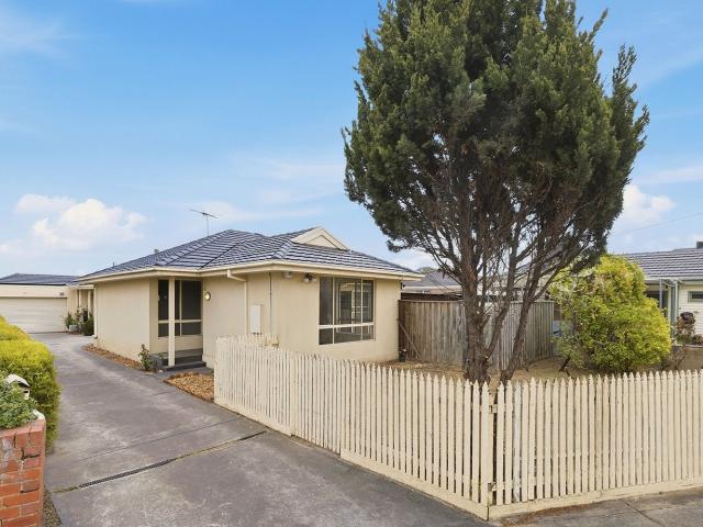 Modern 3 Bedroom Villa in Prime Clayton Location