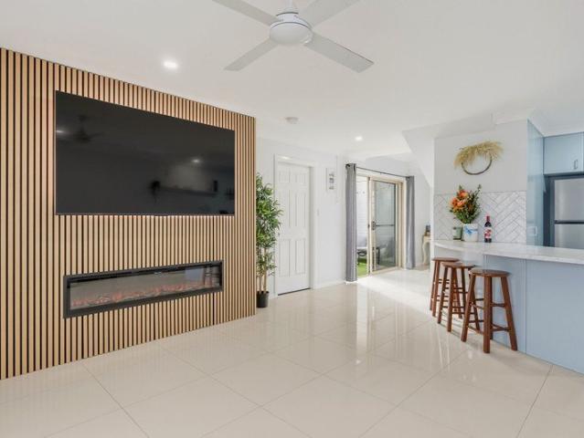 Modern 3 Bedroom Walk to Everywhere