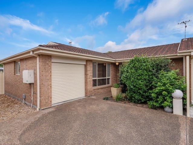 Modern 3 Bedroom 1 Bathroom Torrens Title Villa!