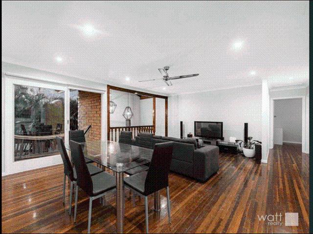 Modern 3 bedroom, 1 bathroom upstairs flat, large shared backyard