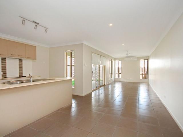 Modern 3 bedroom, 2 bathroom, 1 car duplex