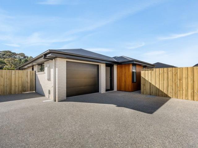 Modern 3 Bedroom 2 bathroom home