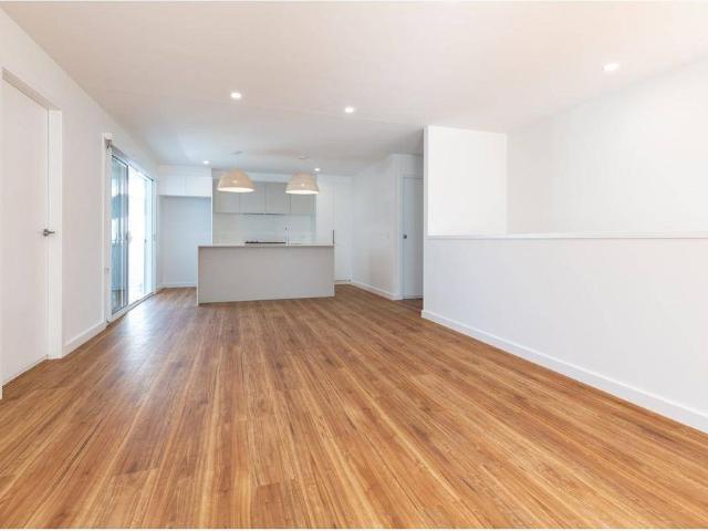Modern 3 bedroom 2 bathroom Home