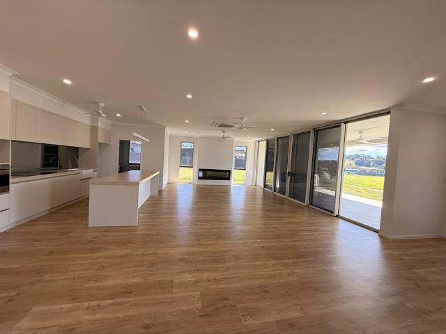 Modern 3 Bedroom, 2 Bathroom Home with Water Views + Office