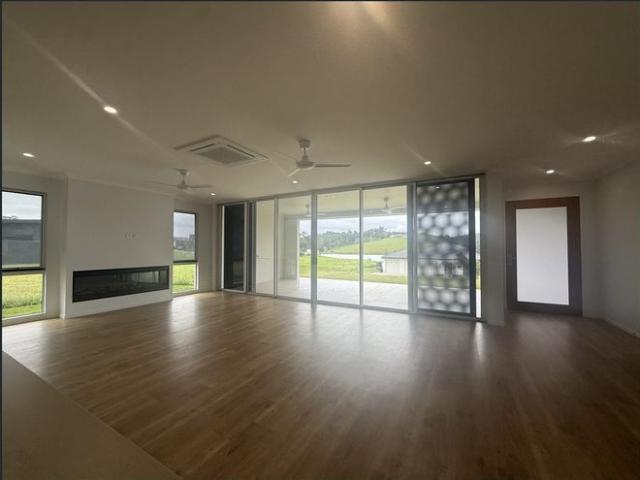 Modern 3 Bedroom, 2 Bathroom Home with Water Views + Office