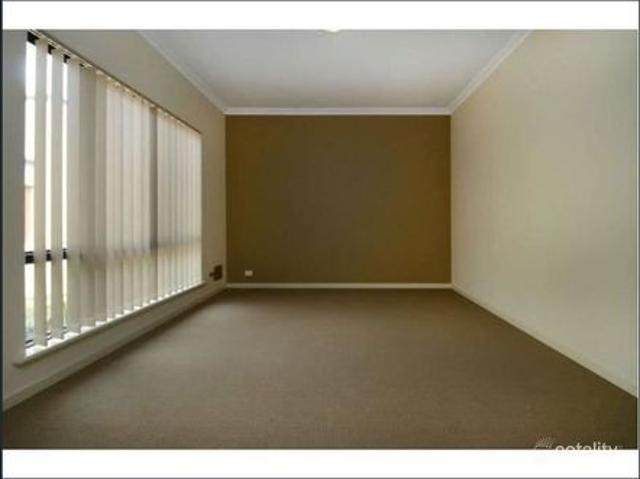 Modern 3 Bedroom, 2 Bathroom Home in a Great Location