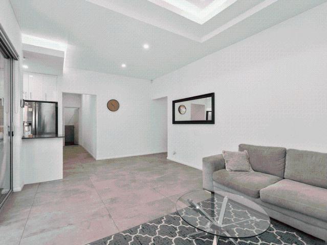 Modern 3 Bedroom, 2 Bathroom Home. Lock and Leave Living