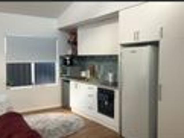 Modern 3 Bedroom, 2 Bathroom Unit in Beautiful Augusta