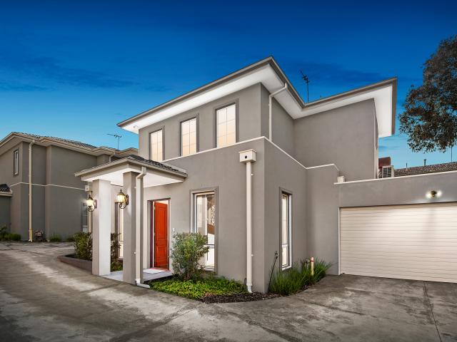 Modern 3 Bedroom, 3 Bathroom Home