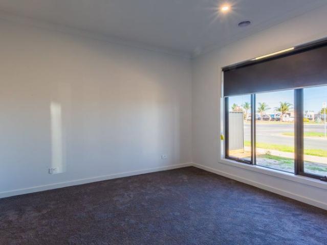 Modern 3 Bedroom!