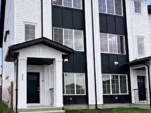 Modern 3 BR + Bonus Room Upper Suite | Pet Friendly | Carrington NW — 3 Bedrooms+ Den Main Floor