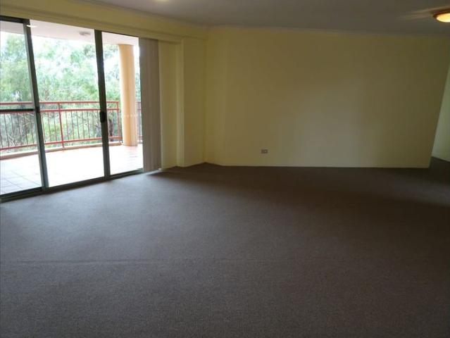 Modern 3 Bright & Sunny Bedrooms With Open View