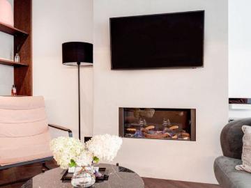 Modern 3 Room Apartment w/Garden in City Center