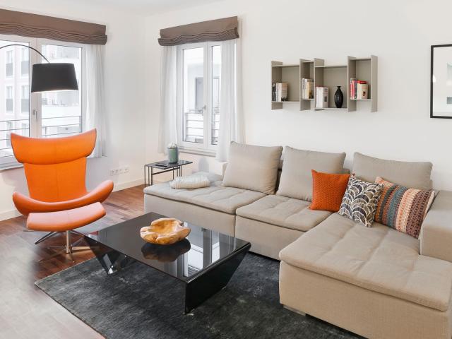 Modern 3 Room Apartment with Balcony at Gleisdreieck Park in Tiergarten