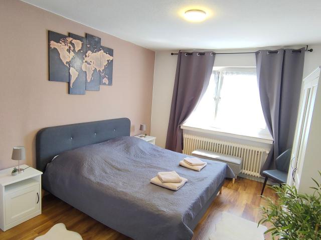 Modern 3 Room Apartment in a Central Location – Fully Furnished & Available Immediately, Koln Amsterdam Apartments for Rent