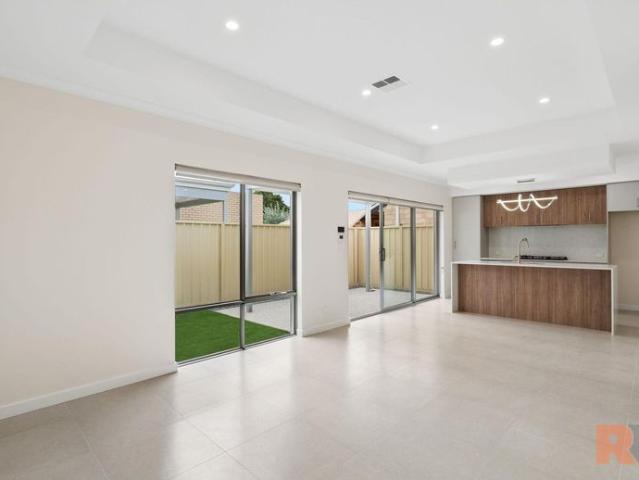 Modern 3x2 Living in the Heart of Morley