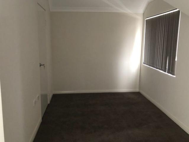 Modern 3x2 Top Floor Unit in Central Mandurah