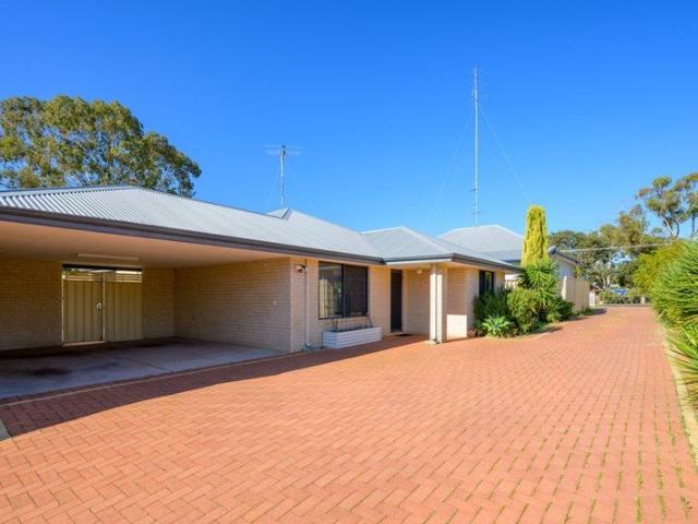 Modern 3x2 Unit in Convenient Carey Park Location