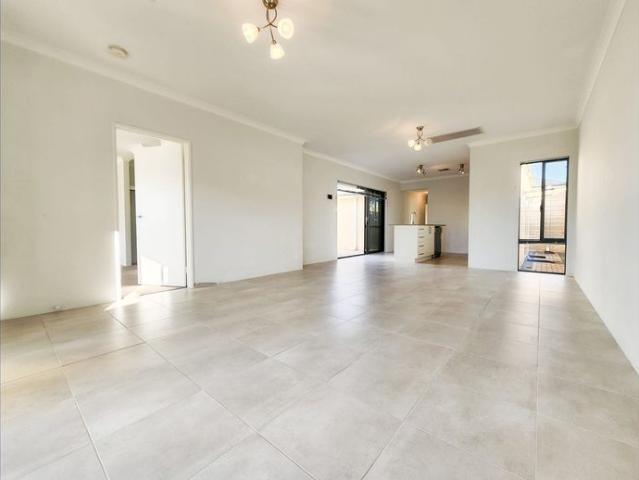 MODERN 3x2x2 FAMILY HOME IN GREAT LOCATION
