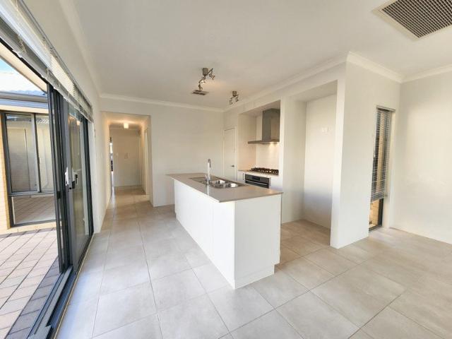 MODERN 3x2x2 FAMILY HOME IN GREAT LOCATION