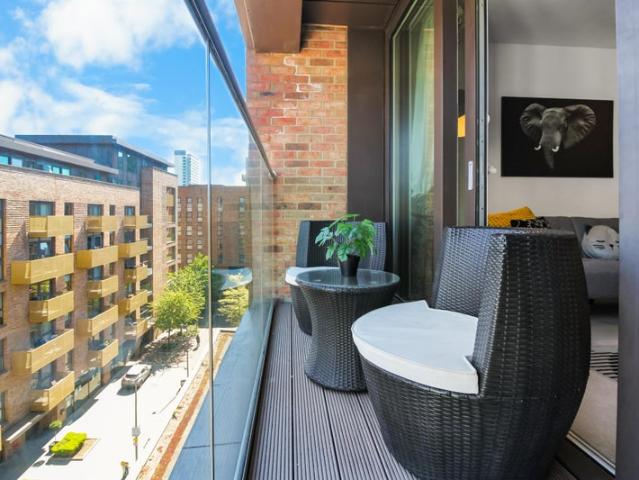 Modern 1 Bed/1 Bath | All Inclusive | Zone 2