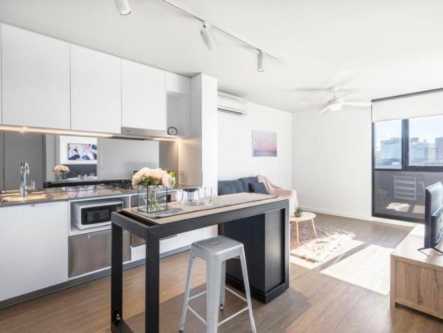 Modern 1 Bed + 1 Study Room Apartment without a car space