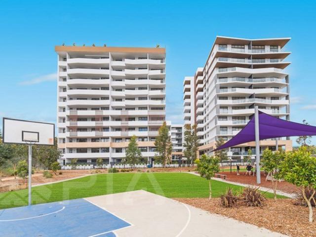 Modern 1 Bed Apartment With Separate Study & Secure Parking on a High Floor
