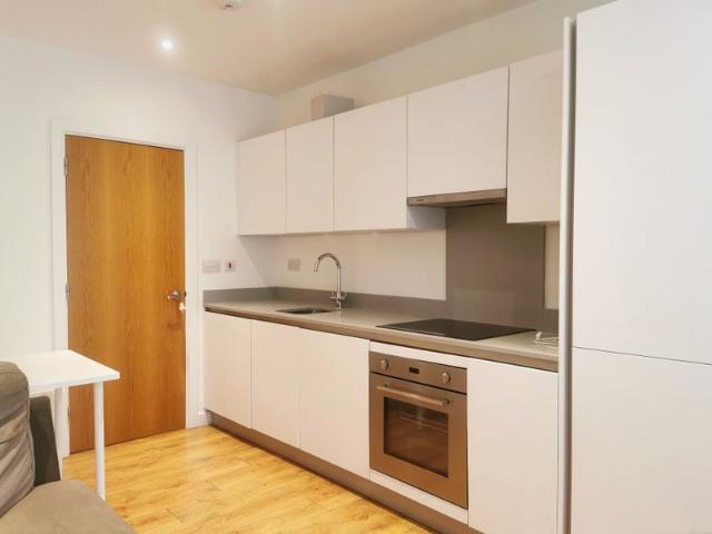 Modern 1 Bed Flat Availble in Woolwhich NOW