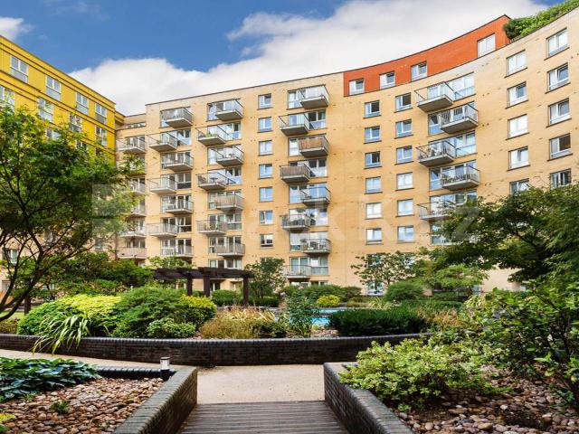 Modern 1 bed within a private luxury secure development mins to tube