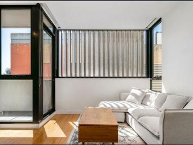 Modern 1 Bedroom Apartment