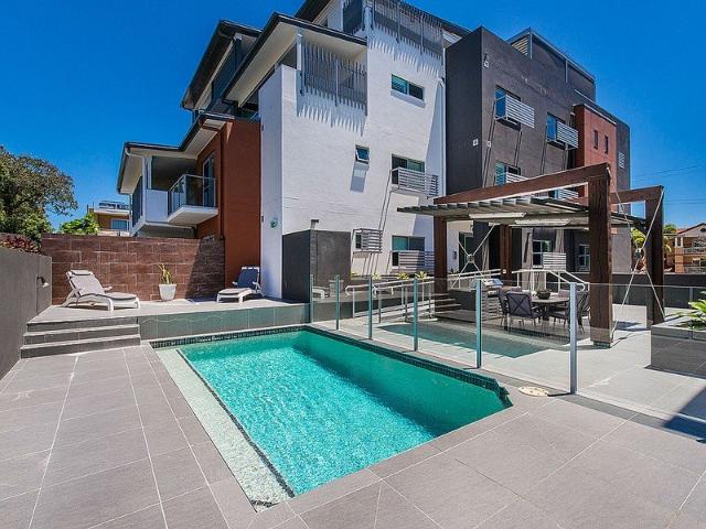 Modern 1 bedroom apartment!