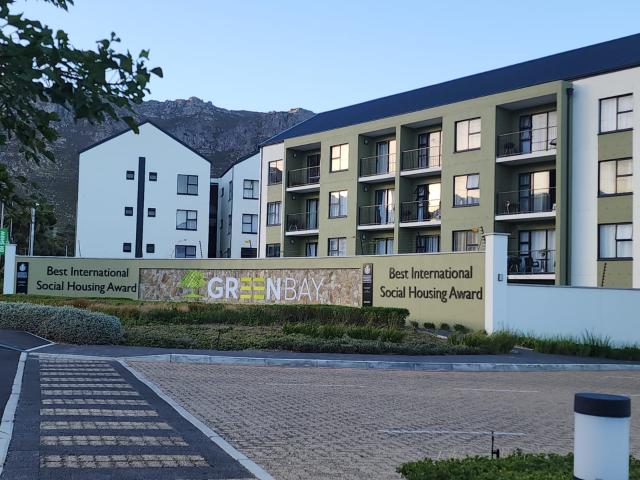 Modern 1 Bedroom Apartment – Third Floor in Greenbay for rent