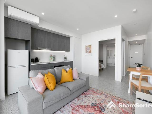 Modern 1 Bedroom Apartment with Balcony | Furnished or Unfurnished | Bexley