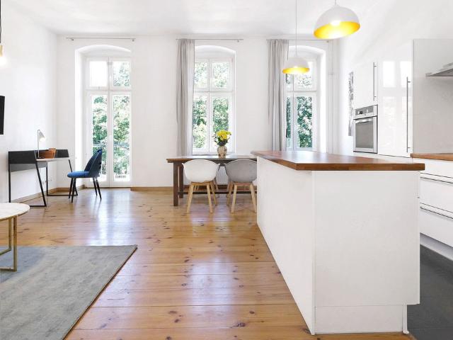MODERN 1 BEDROOM APARTMENT WITH BALCONY IN THE CITY CENTER, Berlin Amsterdam Apartments for Rent