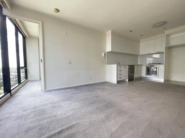 Modern 1 bedroom apartment with city views