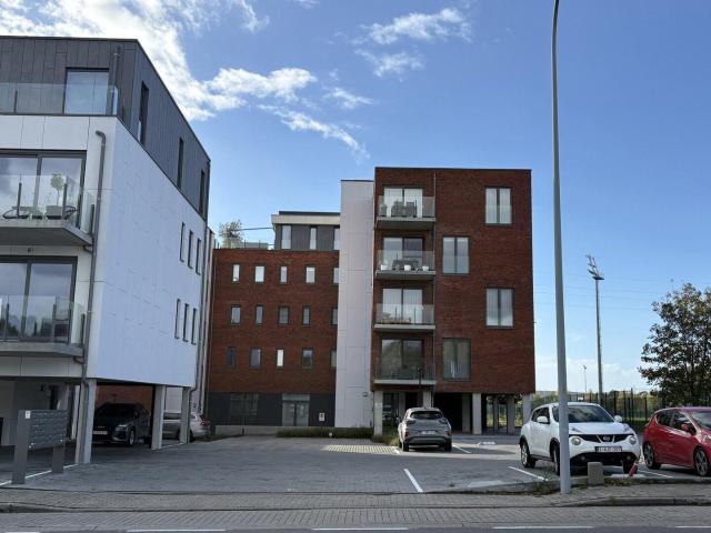 Modern 1 bedroom apartment with parking space