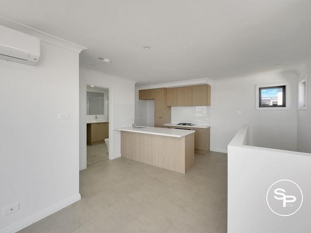 Modern 1 Bedroom Apartment with Private Balcony
