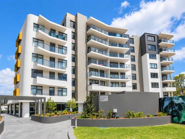 Modern 1 Bedroom Apartment with Resort Style Living in Norwest